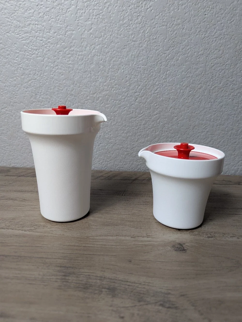 Tupperware Creamer & Sugar Set